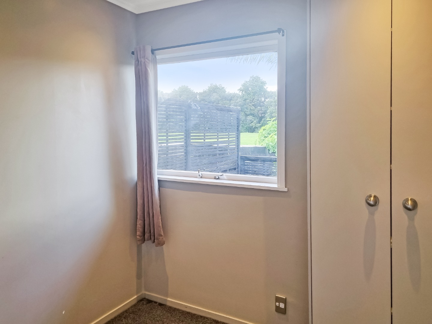 Cute Remuera 2 bdrm private garden and carport photo