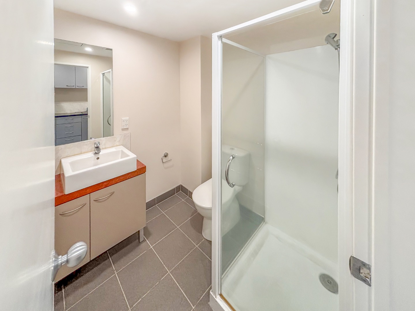 CITY CENTRE, 1 Bed + 1 Car park photo