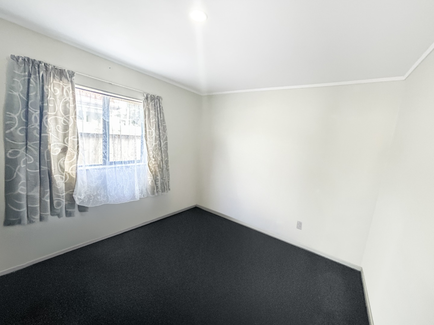 Charming 2-Bedroom Home in Mangere East, Manukau – $530/Week photo