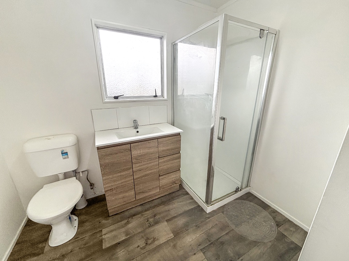 TWO WEEKS FREE - 3-Bedroom Family Home in Flat Bush photo