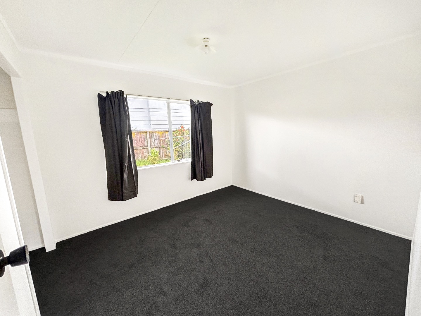TWO WEEKS FREE - 3-Bedroom Family Home in Flat Bush photo