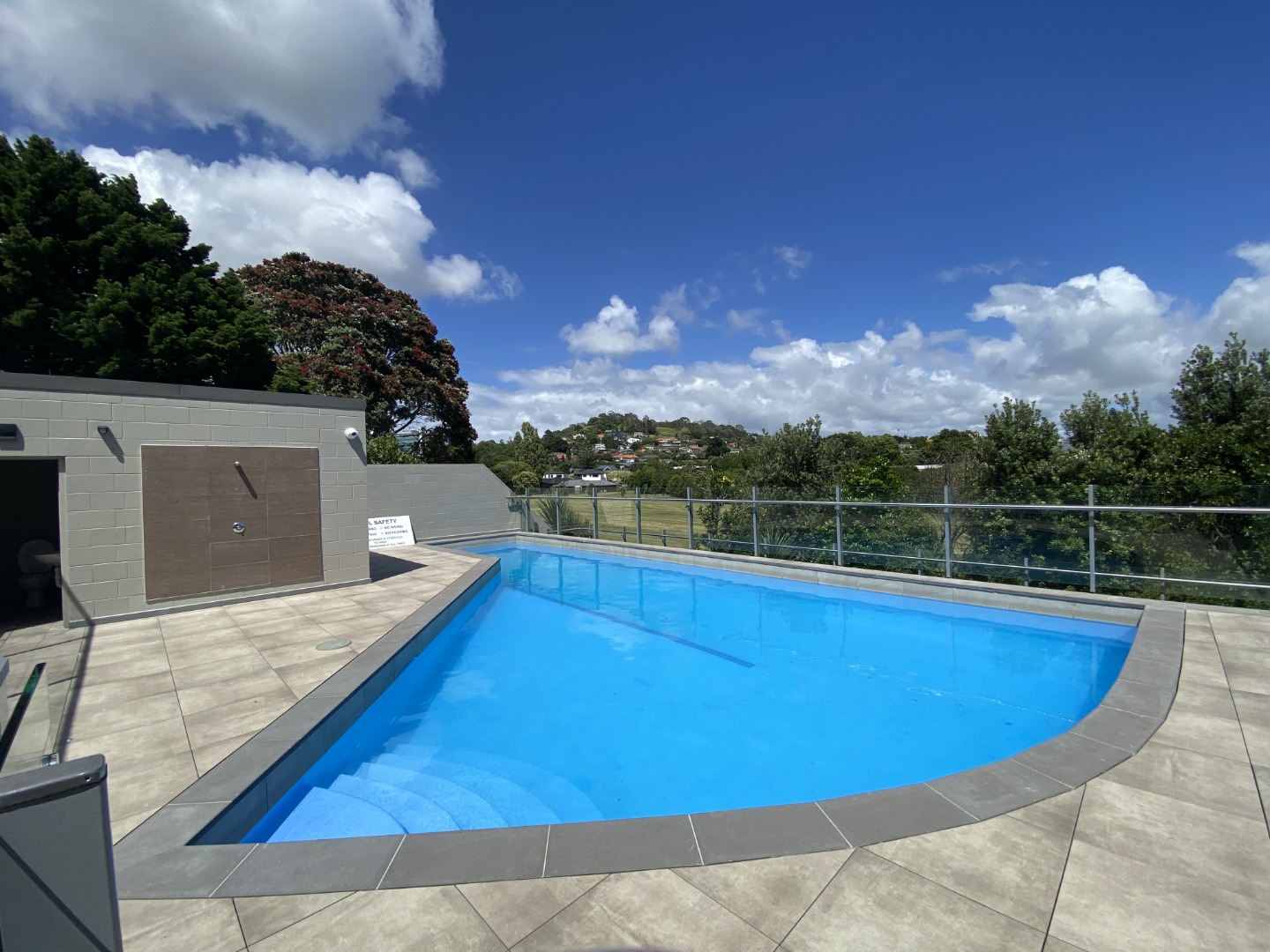 Spacious 2 bedroom apartment next to St Lukes mall  photo