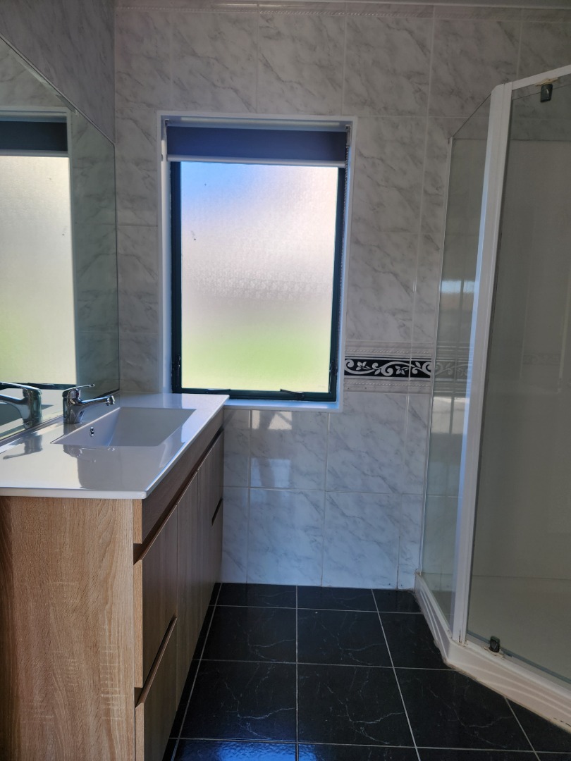 Manukau Heights - 4 brm, 2 bathroom photo