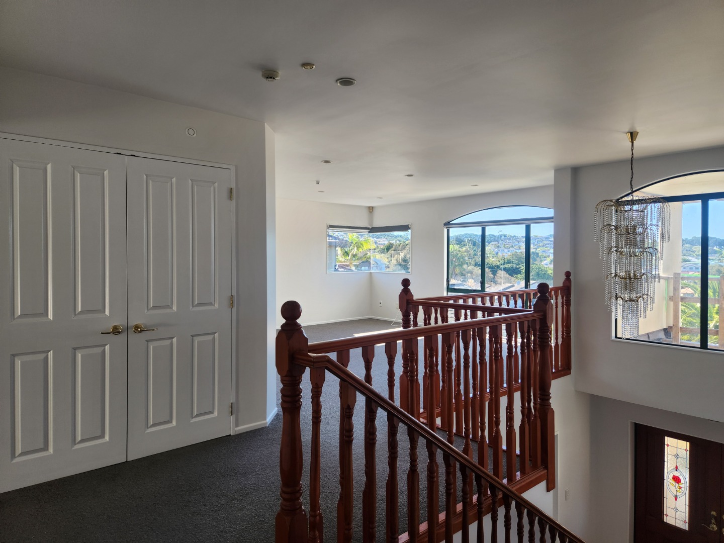 Manukau Heights - 4 brm, 2 bathroom photo