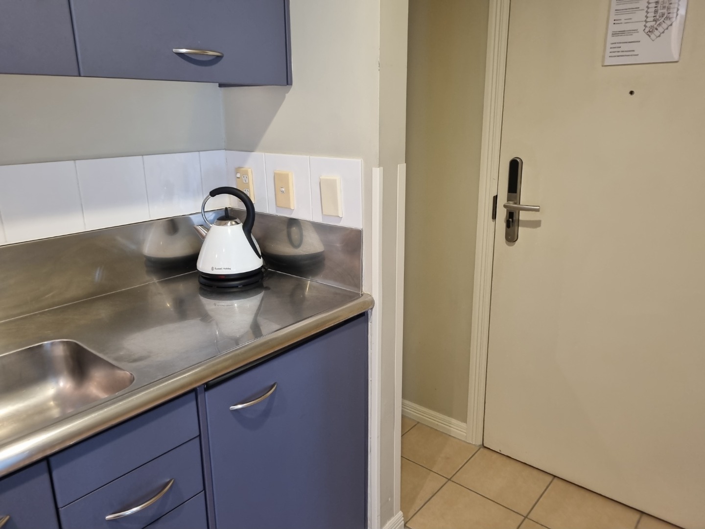 A steal! Corner Studio apt WATER/POWER INCLUDED in rent photo