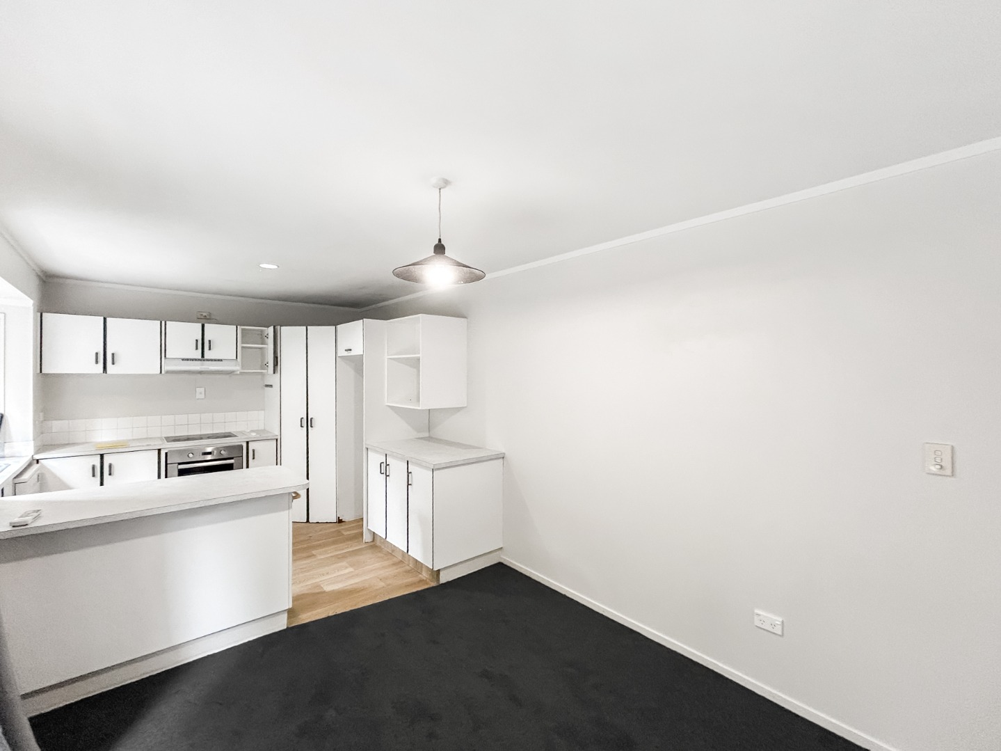 REMUERA - 3 bedroom home in double grammar zone photo