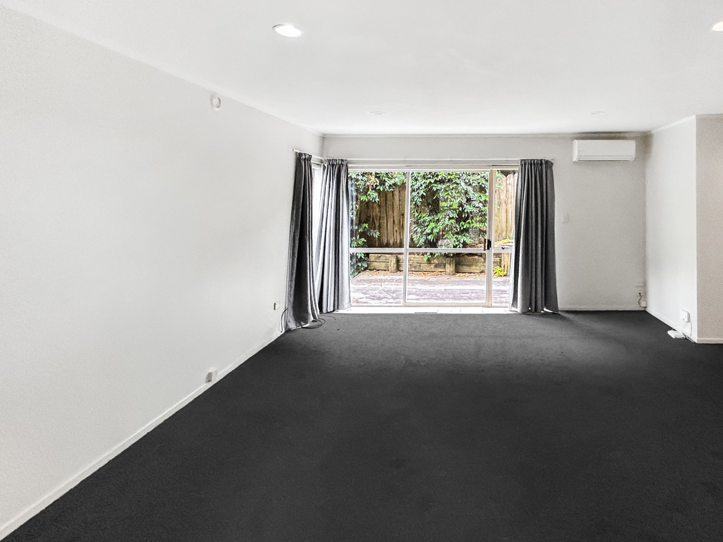 REMUERA - 3 bedroom home in double grammar zone photo