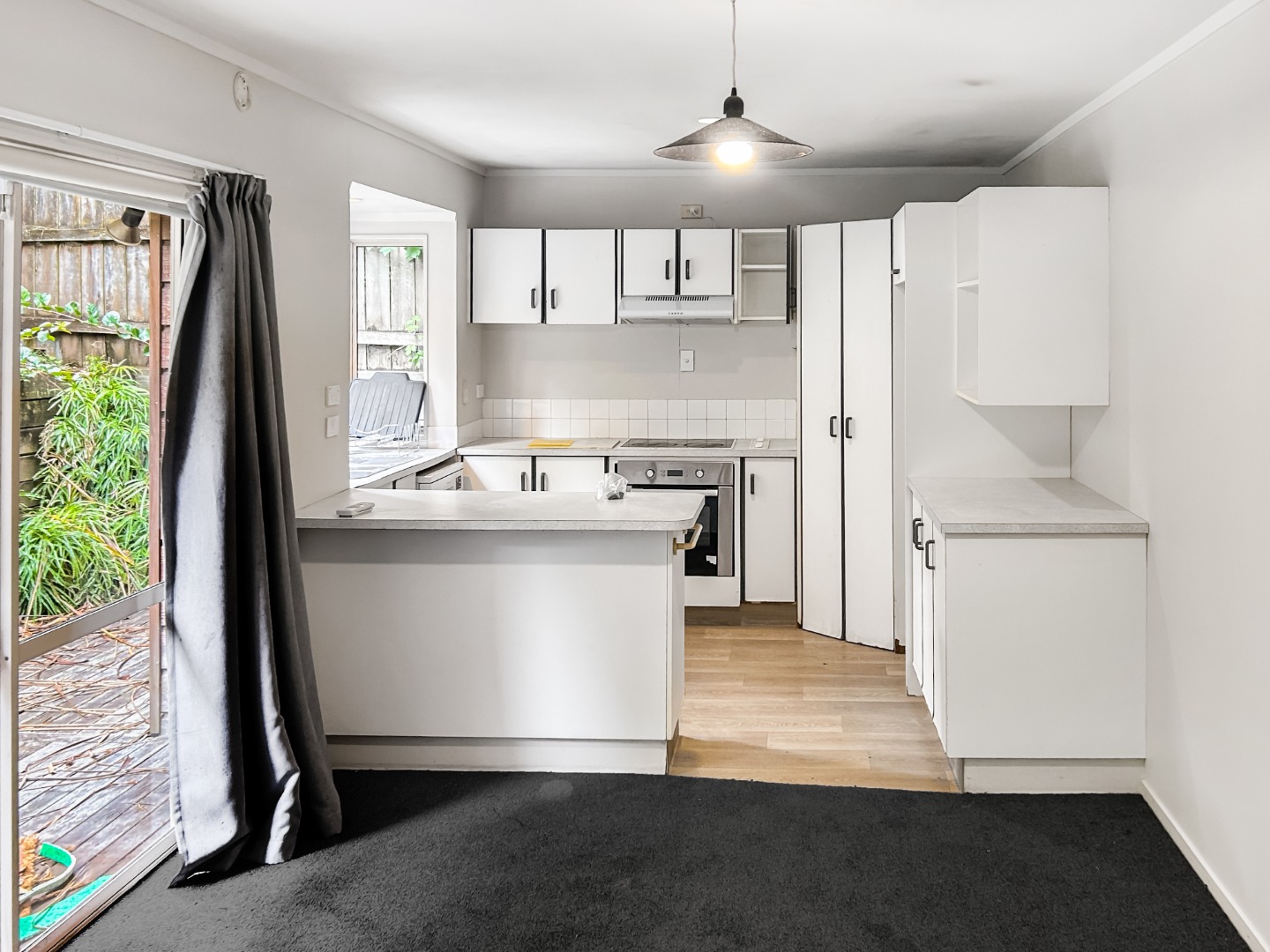 REMUERA - 3 bedroom home in double grammar zone photo