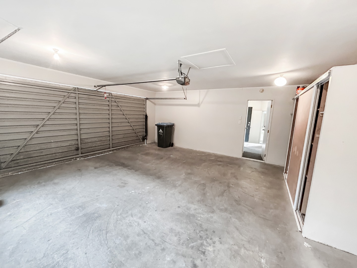 REMUERA - 3 bedroom home in double grammar zone photo