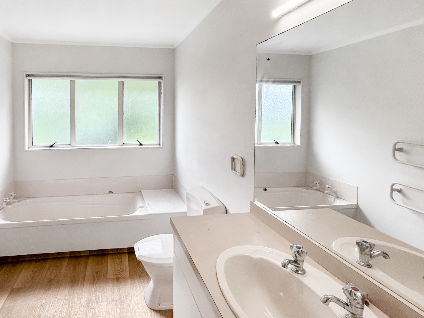 REMUERA - 3 bedroom home in double grammar zone photo