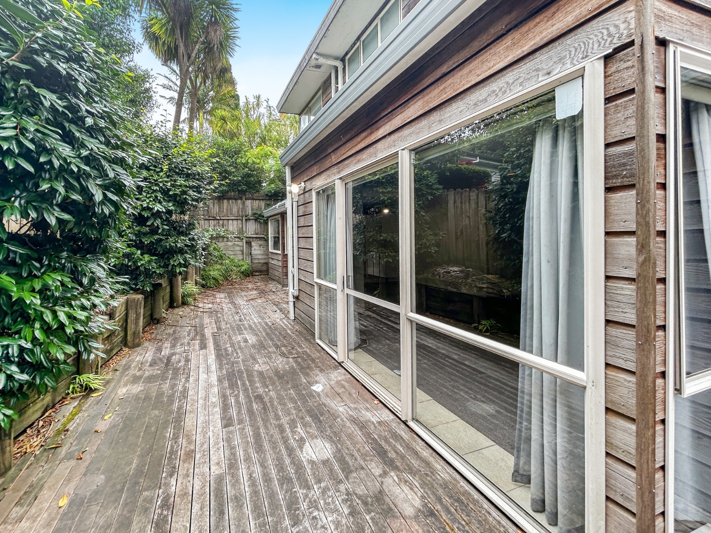 REMUERA - 3 bedroom home in double grammar zone photo