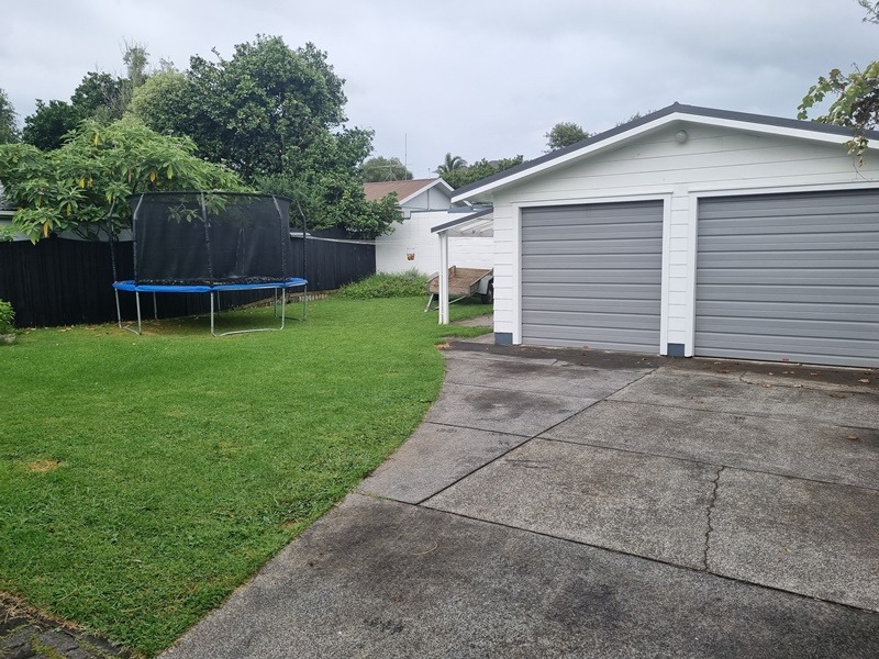 ONEHUNGA - 4 Bdrm/2 Bathroom Family Home photo