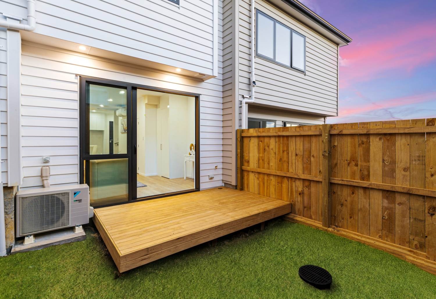 Pakuranga Heights - 2 Bedrooms with 1.5 Bathrooms  photo