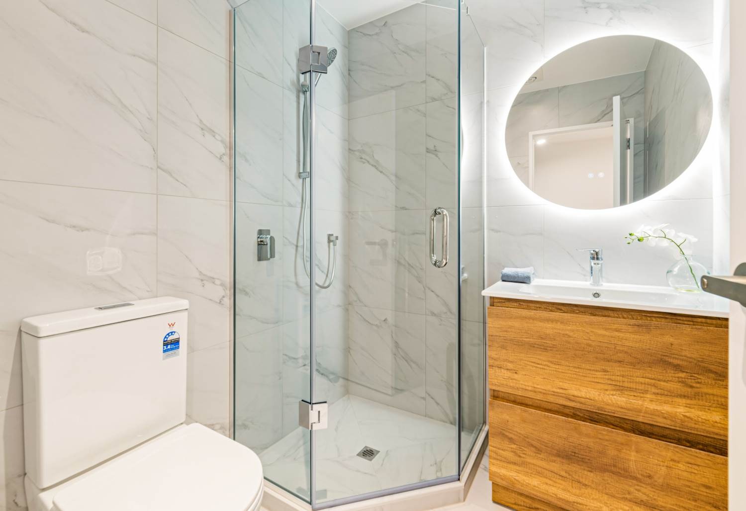 Pakuranga Heights - 2 Bedrooms with 1.5 Bathrooms  photo