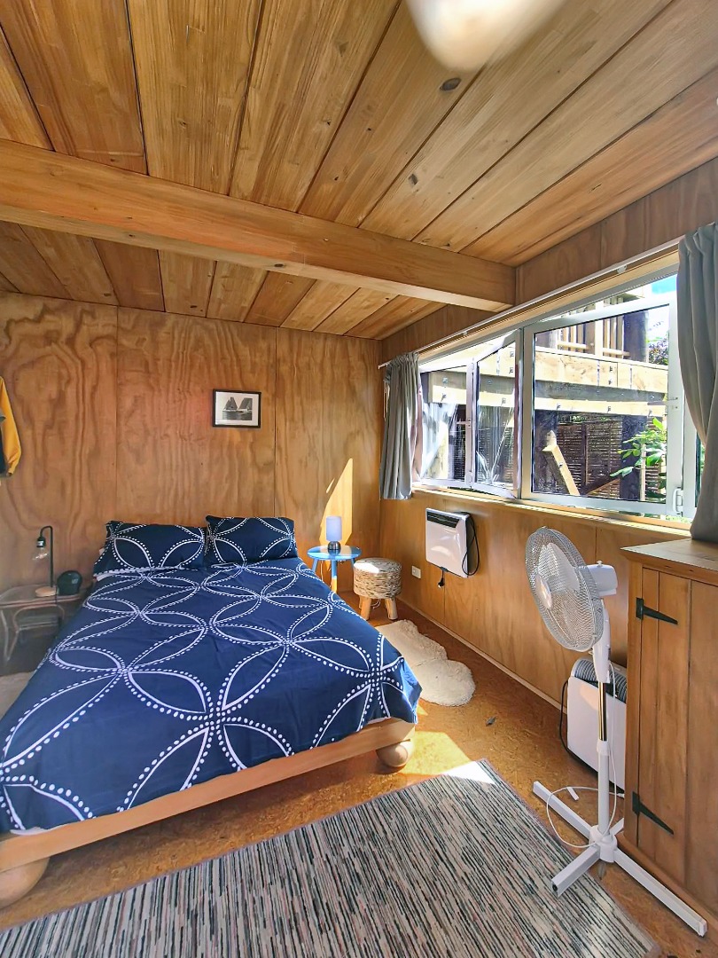 Charming Two-Storey 3-Bedroom Home in Palm Beach – $875/week photo