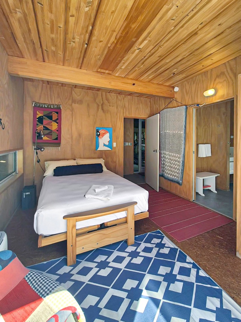 Charming Two-Storey 3-Bedroom Home in Palm Beach – $875/week photo