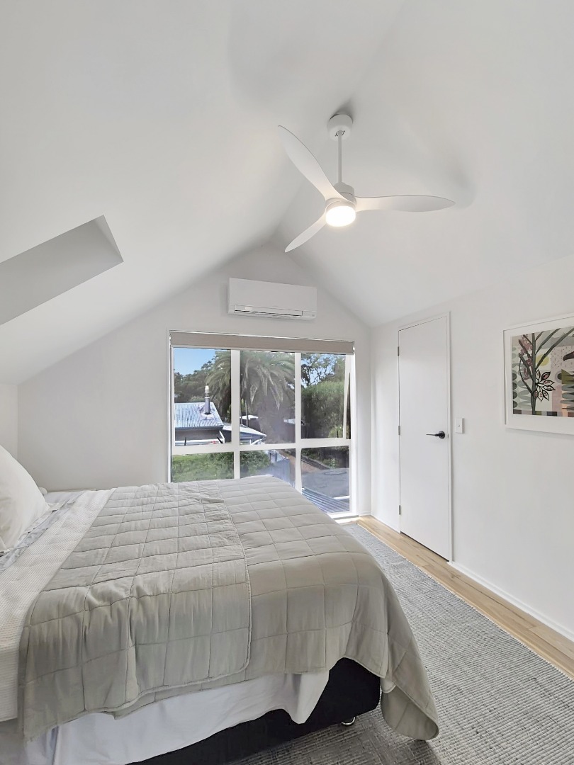 Commanding Clifftop Residence $850 p/w photo