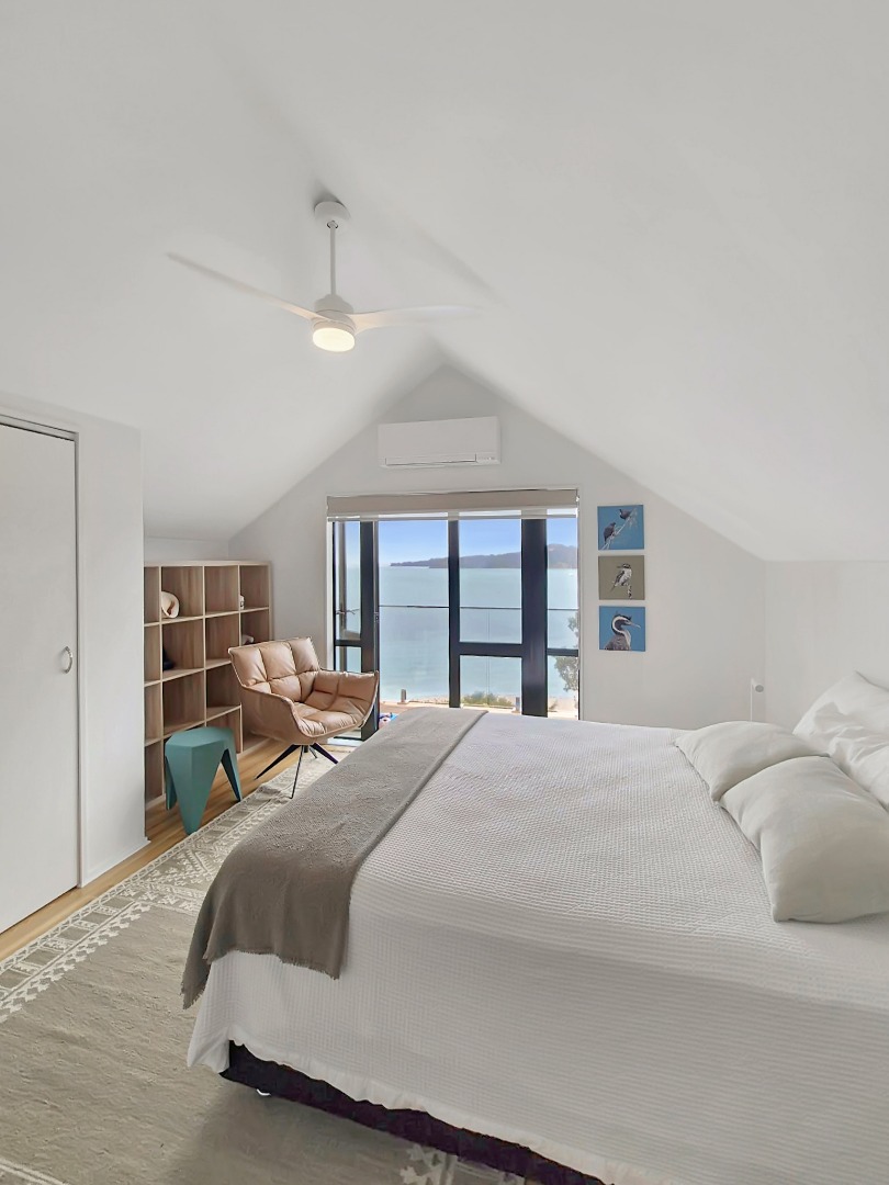 Commanding Clifftop Residence $850 p/w photo