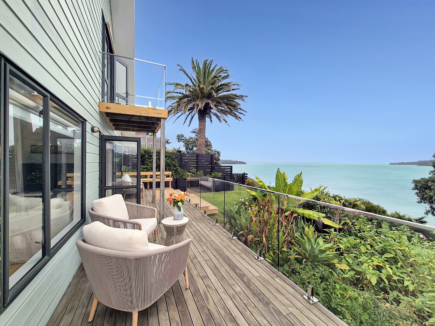 Commanding Clifftop Residence $850 p/w photo