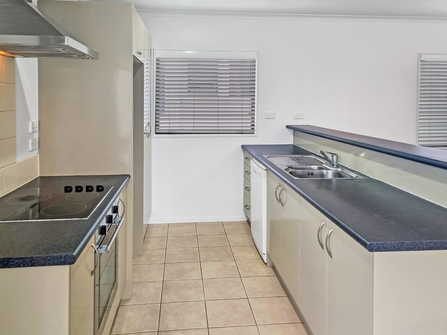 Townhouse 3bdrm/2bthm/Dble Garage photo