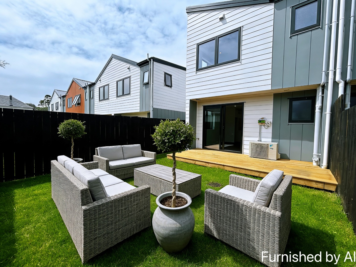 Sunny modern Living 2 bedroom in Māngere East photo