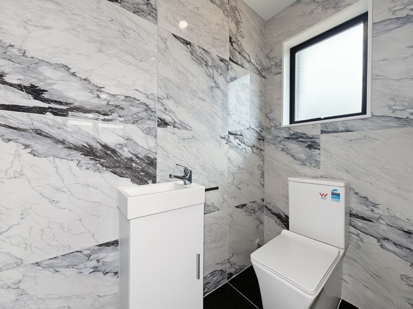 Sunny modern Living 2 bedroom in Māngere East photo