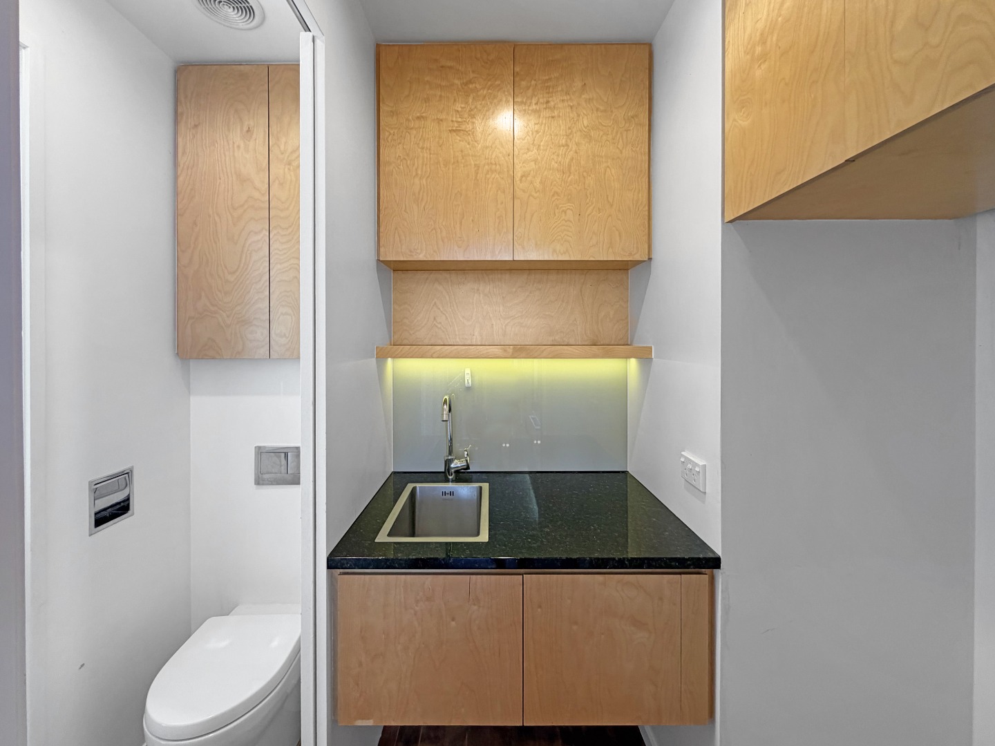 Beautiful 3-Bedroom Family Home in Blockhouse Bay  photo