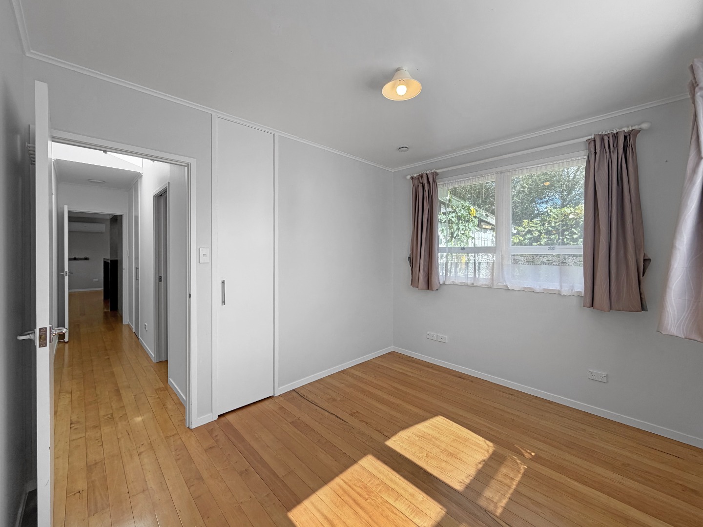 Beautiful 3-Bedroom Family Home in Blockhouse Bay  photo