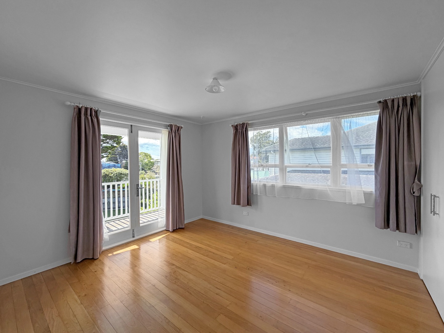 Beautiful 3-Bedroom Family Home in Blockhouse Bay  photo