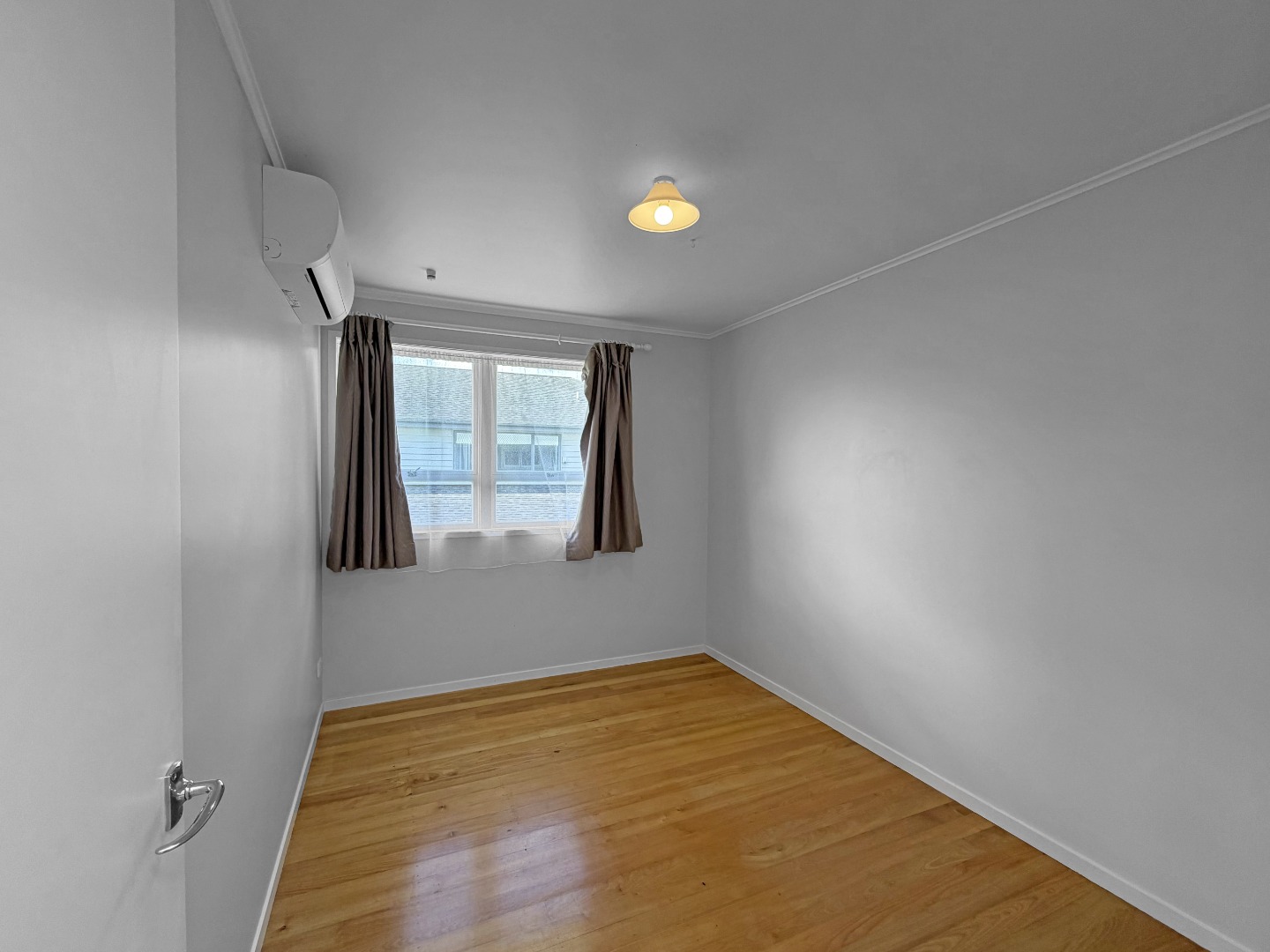 Beautiful 3-Bedroom Family Home in Blockhouse Bay  photo