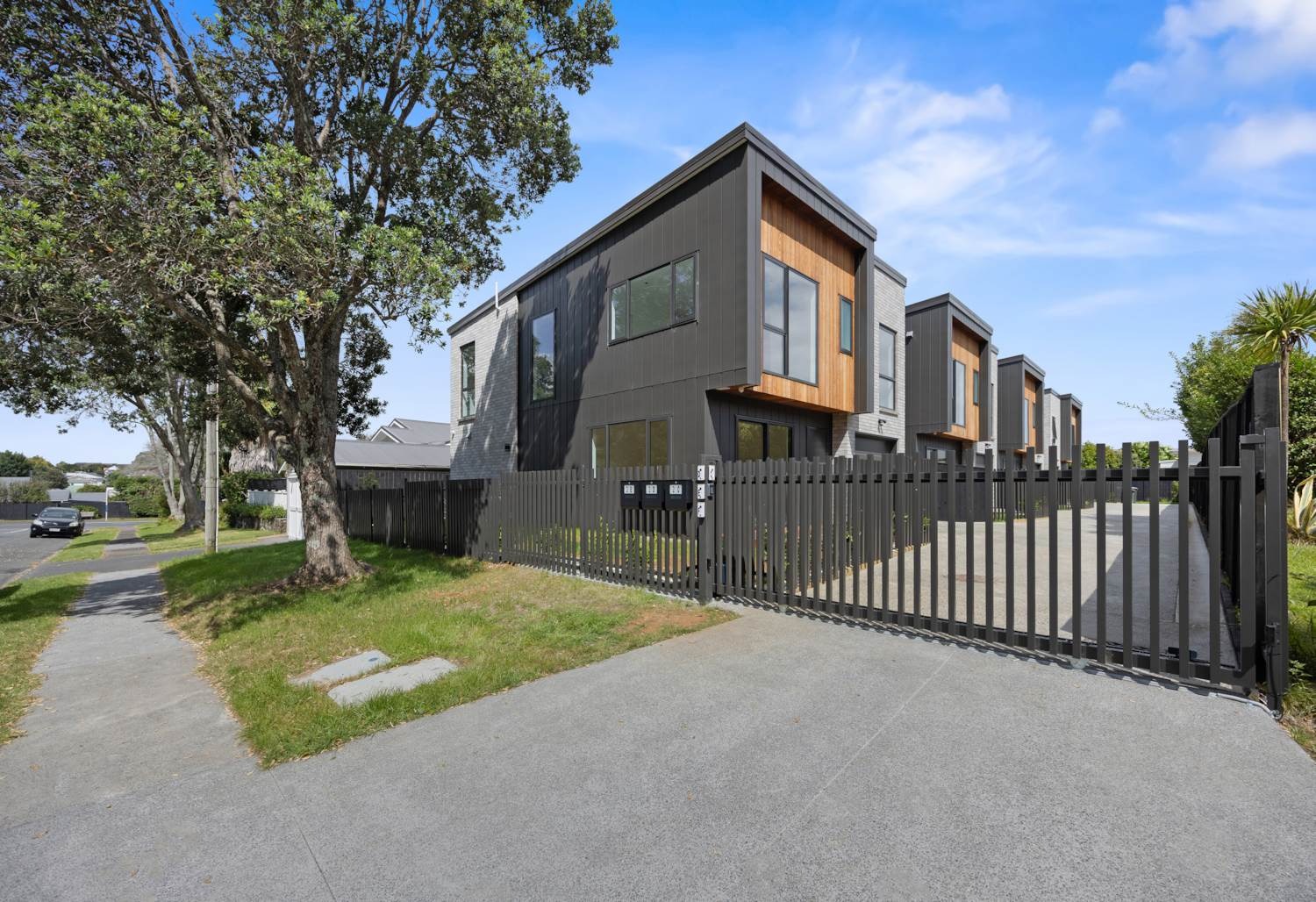 Epsom - 5 Bedrooms with 4 Bathrooms  photo