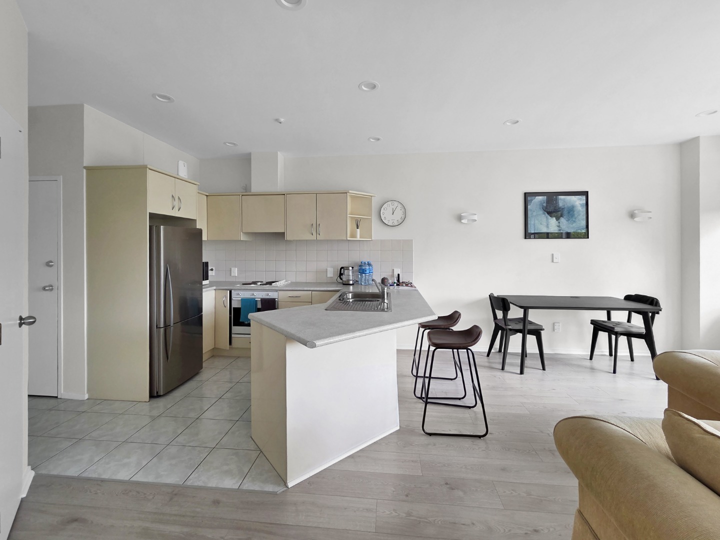 City Centre - 2 Bedroom, 1 bathroom - plus carpark photo