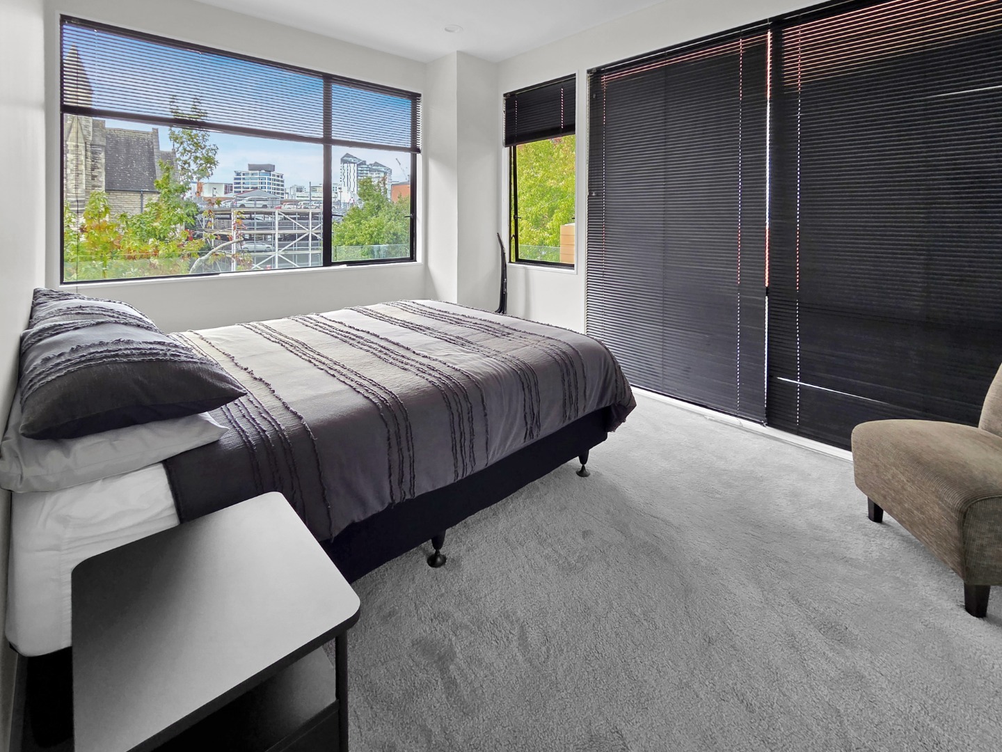 City Centre - 2 Bedroom, 1 bathroom - plus carpark photo