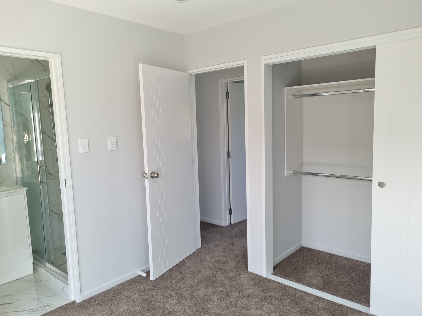 New Townhouse 3bdrm/2bthrm/garage photo