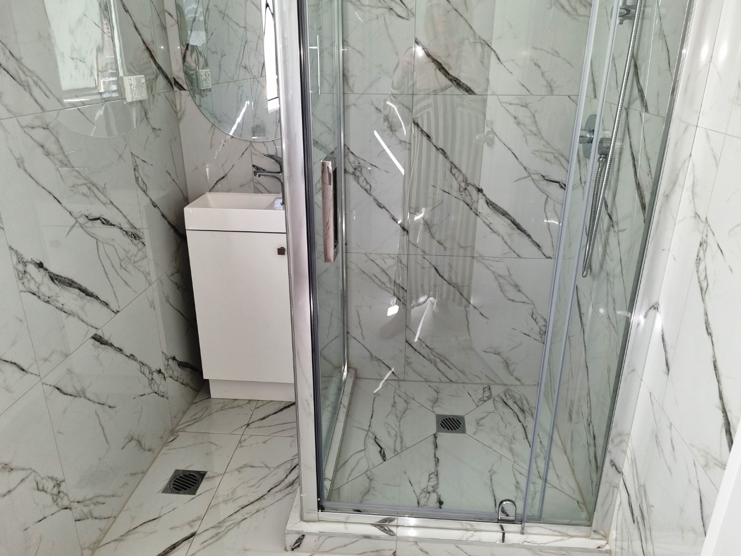 New Townhouse 3bdrm/2bthrm/garage photo