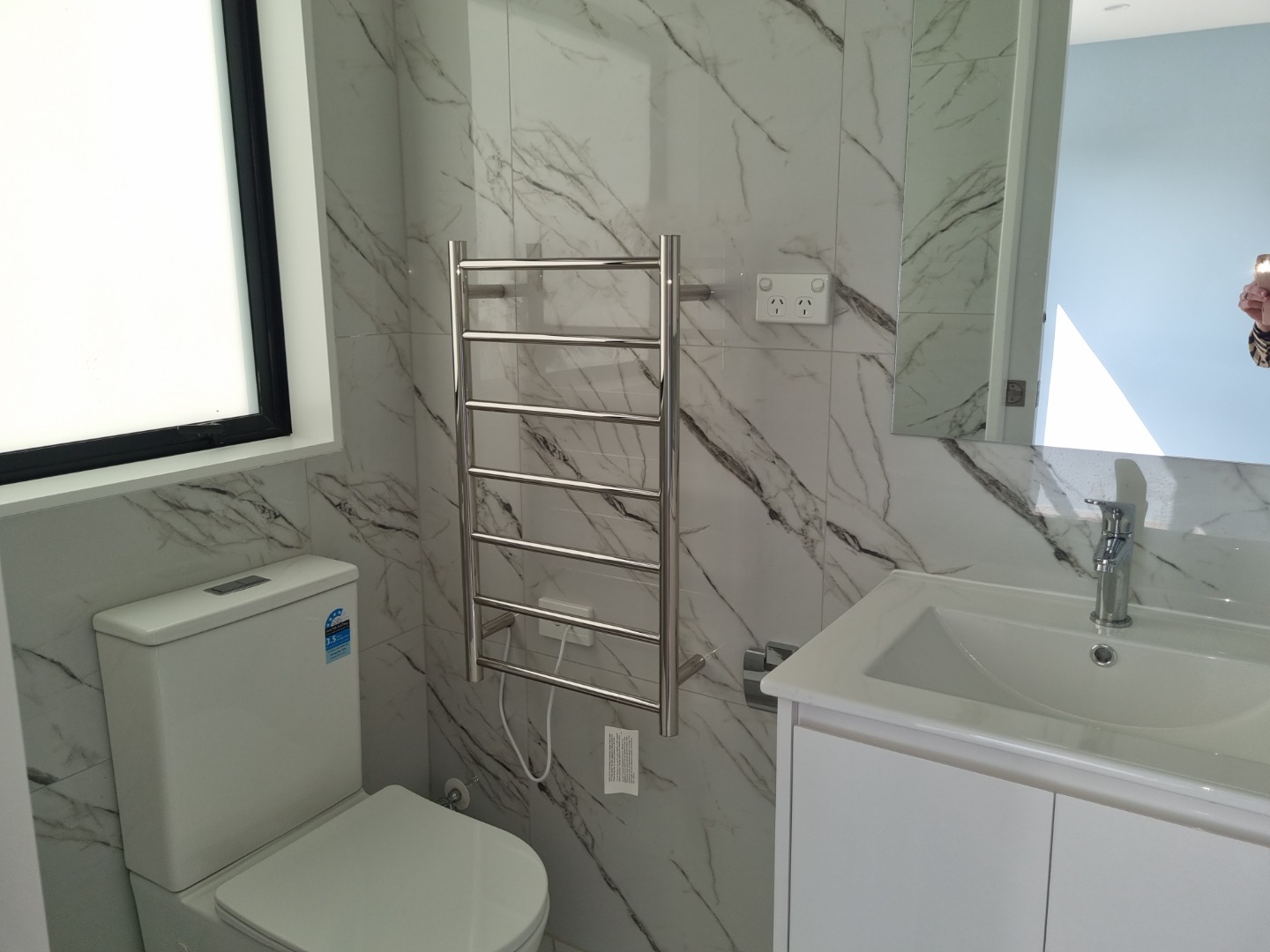 New Townhouse 3bdrm/2bthrm/garage photo