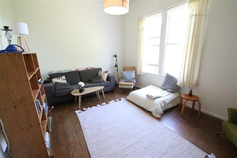 Sunny Grey Lynn 4-Bedroom Home on Fisherton Street photo