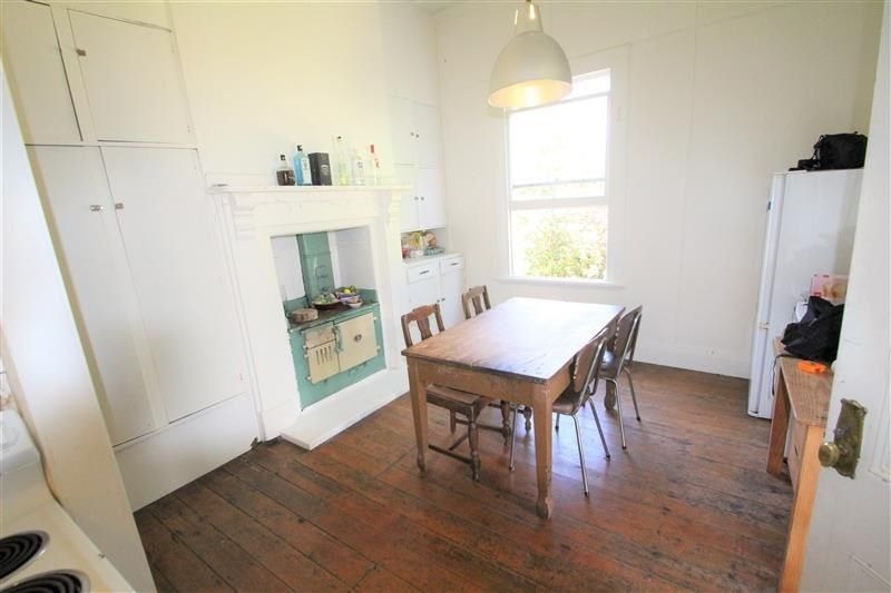 Sunny Grey Lynn 4-Bedroom Home on Fisherton Street photo