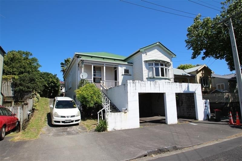 Sunny Grey Lynn 4-Bedroom Home on Fisherton Street photo