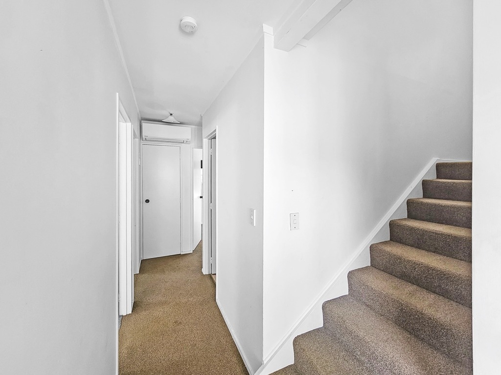 MEADOWBANK:   Meadowbank Road  Three Bed Townhouse in this sought after location  photo