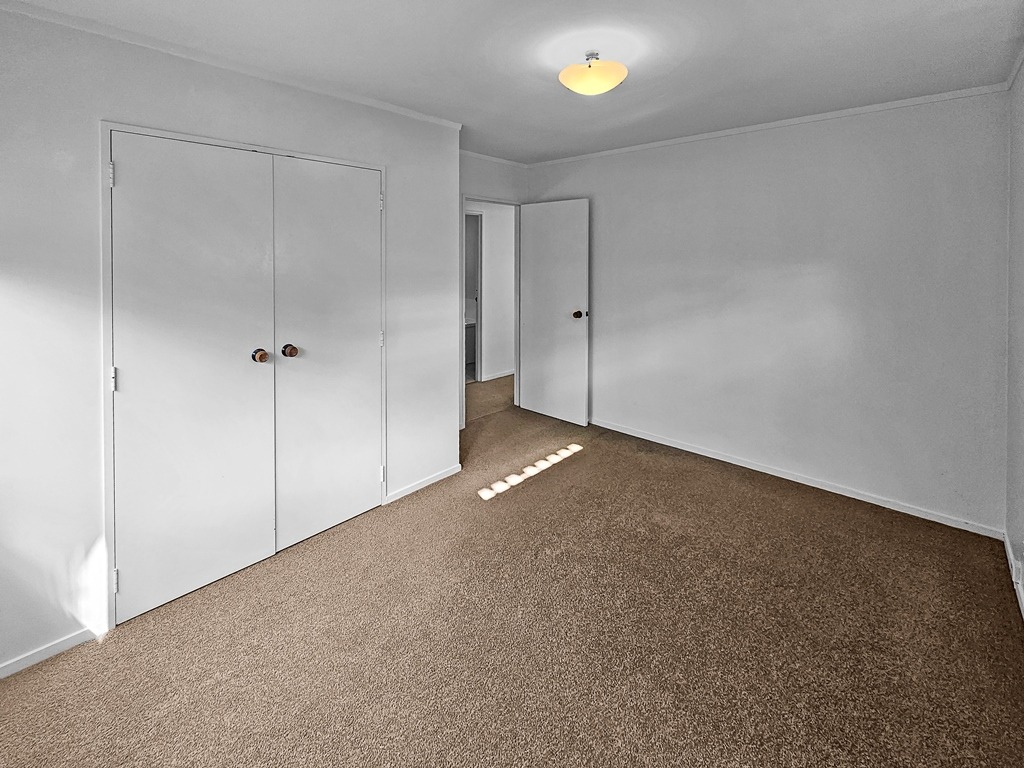 MEADOWBANK:   Meadowbank Road  Three Bed Townhouse in this sought after location  photo