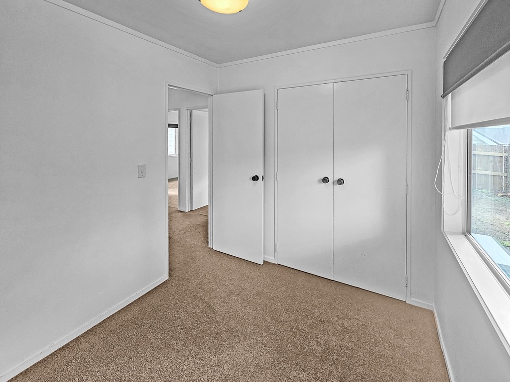 MEADOWBANK:   Meadowbank Road  Three Bed Townhouse in this sought after location  photo