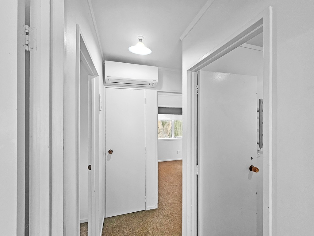 MEADOWBANK:   Meadowbank Road  Three Bed Townhouse in this sought after location  photo