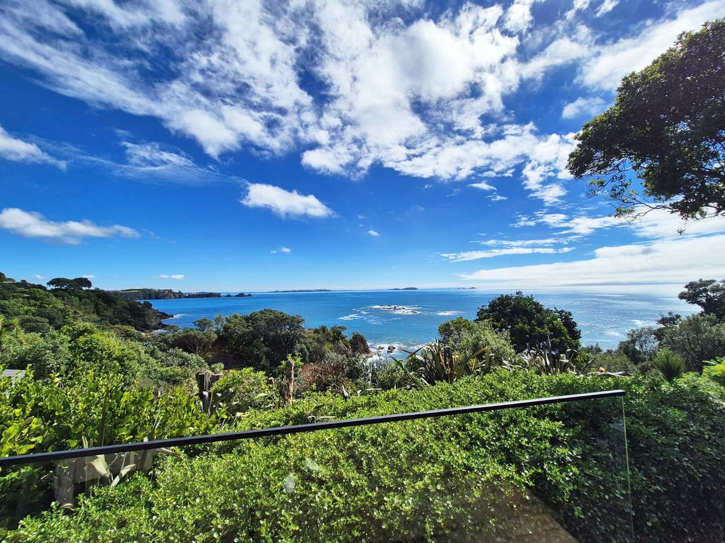 Enclosure Bay Retreat $725 p/w photo