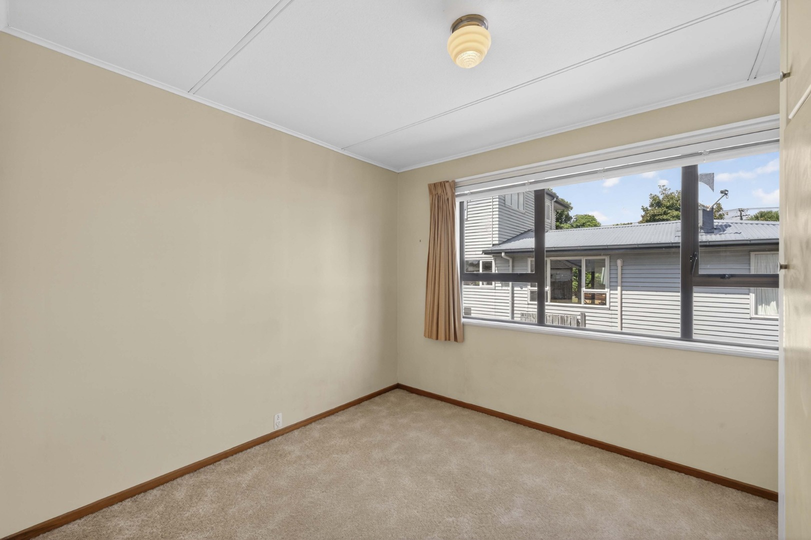 2-Bedroom Home in Prime Ellerslie Location – Ample Parking! photo