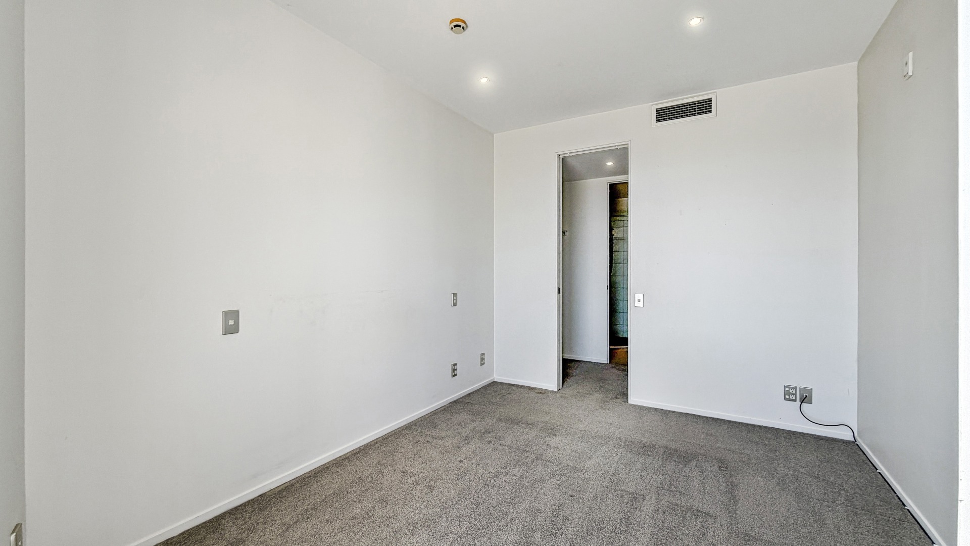 The Mirage - 1 Bedroom, 1 Bathroom, 1 Carpark, Unfurnished photo