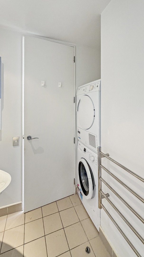 The Mirage - 1 Bedroom, 1 Bathroom, 1 Carpark, Unfurnished photo