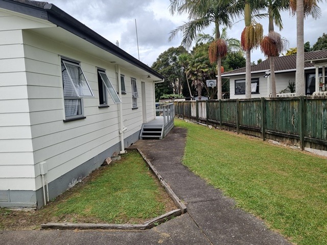 HENDERSON - Fully fenced security. photo