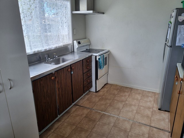 HENDERSON - Fully fenced security. photo