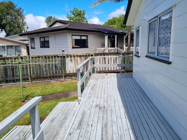 HENDERSON - Fully fenced security. photo